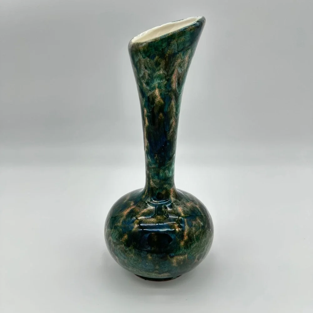 Blue Mountain Pottery Bud Vase 383 8.5